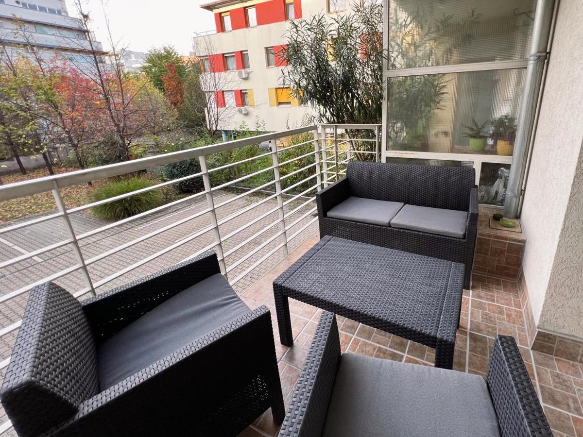 Center Budget Apartment Inside Free Parking Self Check-In Free Streaming Ac Balcony Budapest Luaran gambar